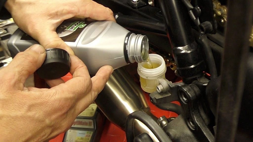 [03SV0090] Ojos Moto R115 Lateral PUNTA FRENO LIQUIDO