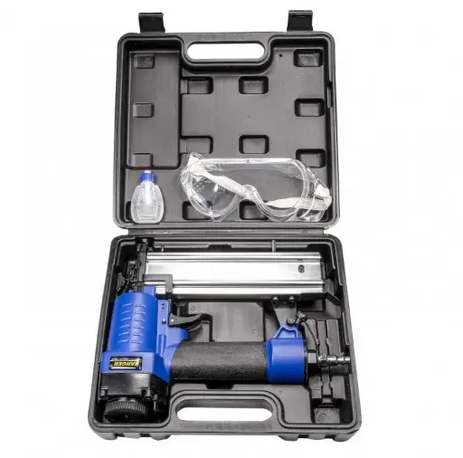 CLAVADORA LIVIANA PARA 100 PUNTILLAS 60-100PSI;55X235X255MM;1.55KG